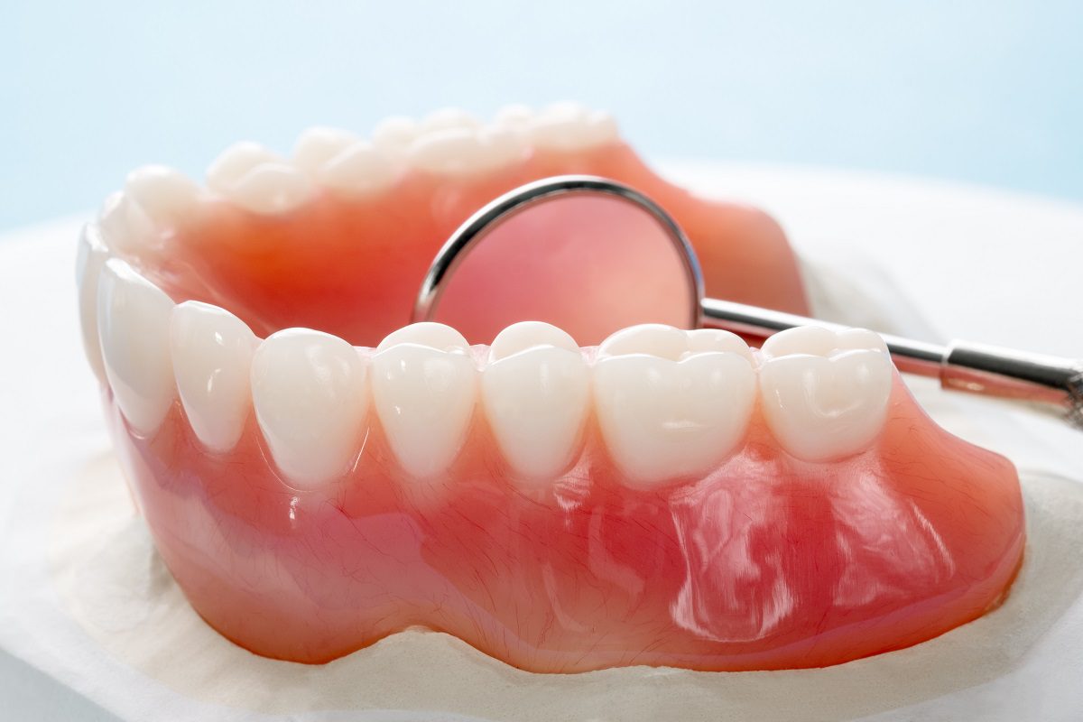 close-up-complete-denture-full-denture-1.jpg